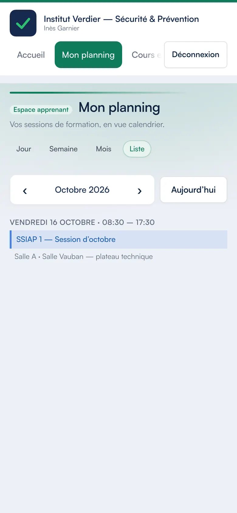 L’espace stagiaire de Certelio sur un téléphone : son planning de formation, à la semaine.